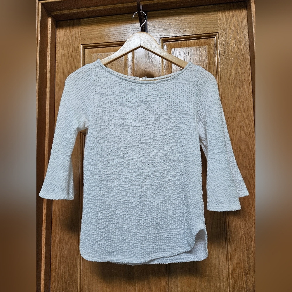 Bell sleeve blouse